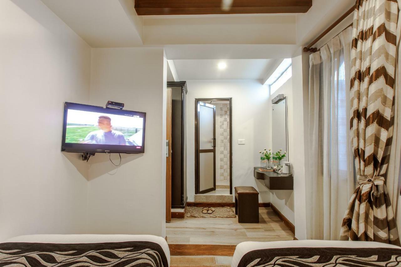 Hotel Shreesu Kathmandu Buitenkant foto